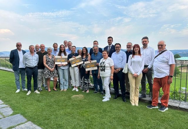 Un Giovedì da Leoni: consegna dei contributi ai progetti benefici sostenuti dai club di servizio del Mendrisiotto.