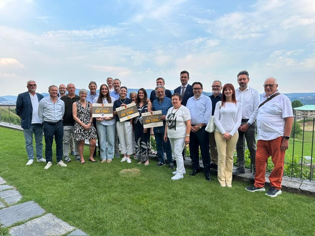 Un Giovedì da Leoni: consegna dei contributi ai progetti benefici sostenuti dai club di servizio del Mendrisiotto.